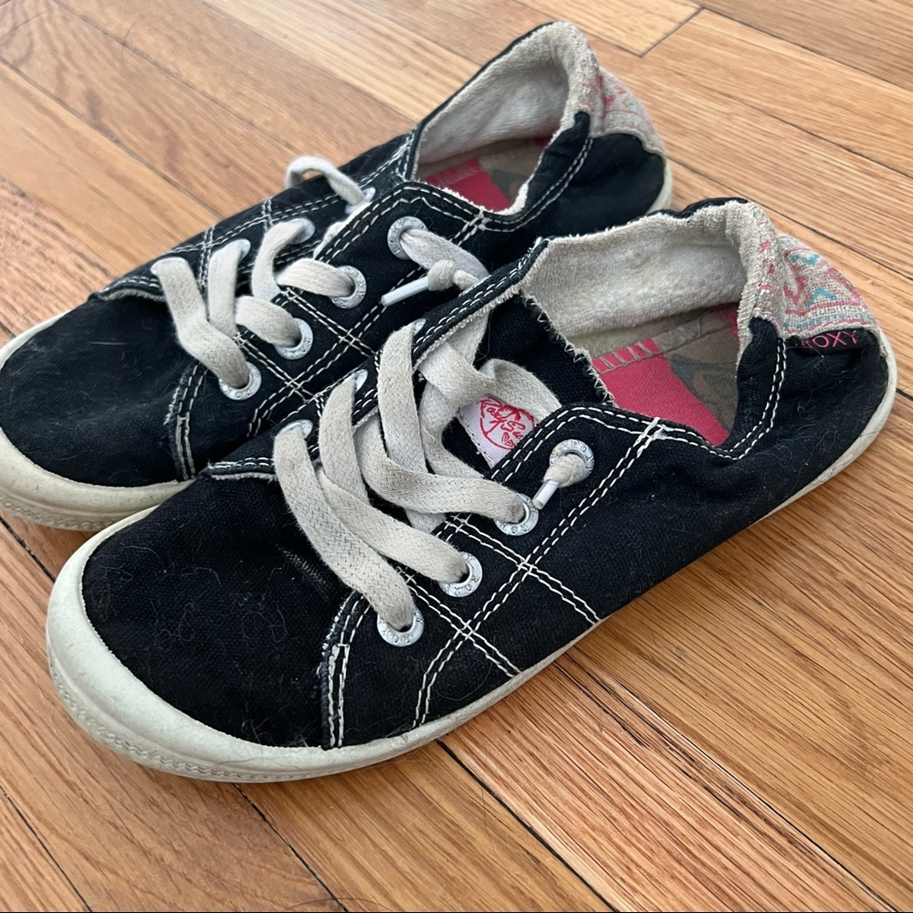 Roxy Surf girls slip on shoes size 2